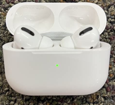 Apple Airpods Pro 2 Mqd83am A White Wireless Bluetooth Earbuds Like New