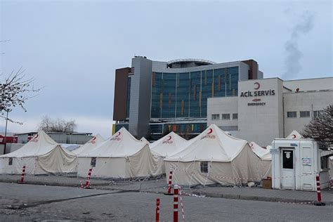 Ttb Deprem B Lgesindeki Hekimlerin Al Ma Ve Bar Nma Ko Ullar N N