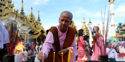 No Less Than Monks? Buddhist Nuns Seek Gender Equality - Worldcrunch