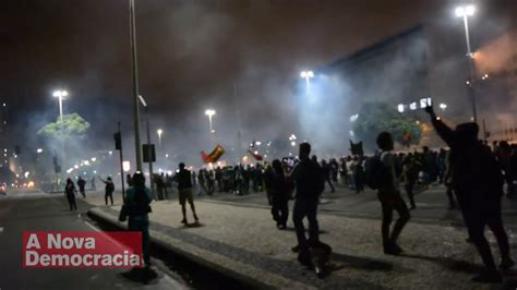 Rj Manifestantes Resistem Repress O Policial No Ato Da Greve