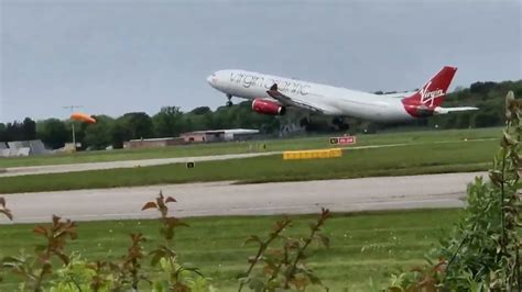 Manchester Airport Plane Spotting Aircraft Landings Take Offs And Ground Movements