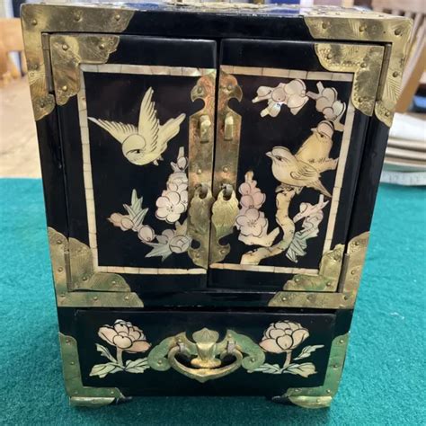 Armoire Bijoux Vintage Chinoise Laqu E Nacre Et Laiton Eur