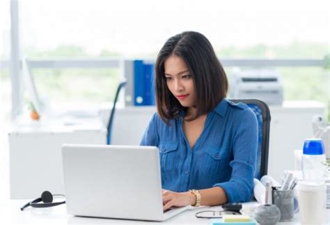 membenarkan  duduk tips duduk  aman  kesehatan orbit metro