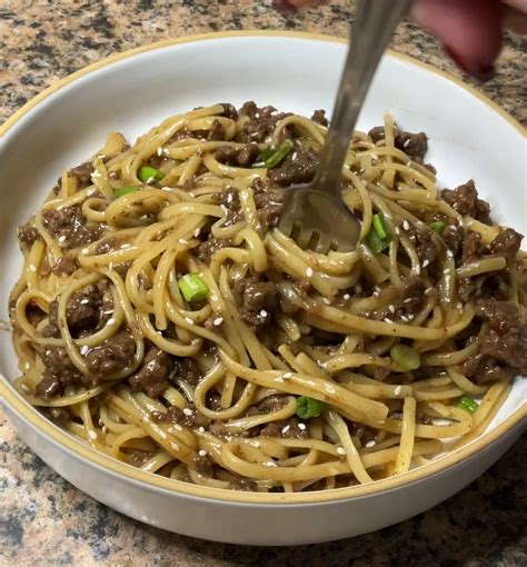 Mongolian Ground Beef and Noodles - What's Mom Cookin'