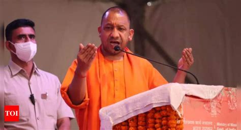 Up Cm Yogi Adityanath Installs Retrieved Annapurna Idol At Kashi Vishwanath Temple Varanasi