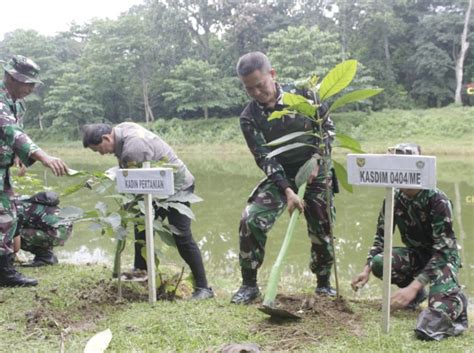 Ratusan Bibit Pohon Berhasil Di Tanam Kodim Muara Enim Kasdim Ini