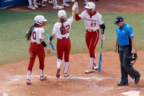 Womens College World Series Stanford Softball Loses To No 1 Oklahoma