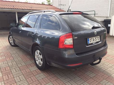 Skoda Octavia Combi 2 0 TDI Elegance DSG Farmari 2010 Vaihtoauto