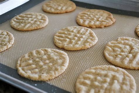 Classic Peanut Butter Cookie Recipe - Living Vegan