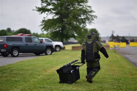 166 Aw Airmen Participate In Suspicious Package Training Event 166th