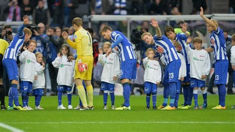 Als Einlaufkind Beim Hertha Bayern Spiel Im Olympiastadion