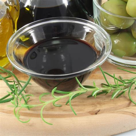 What Does Balsamic Vinegar Taste Like Here S What To Know Foodiosity