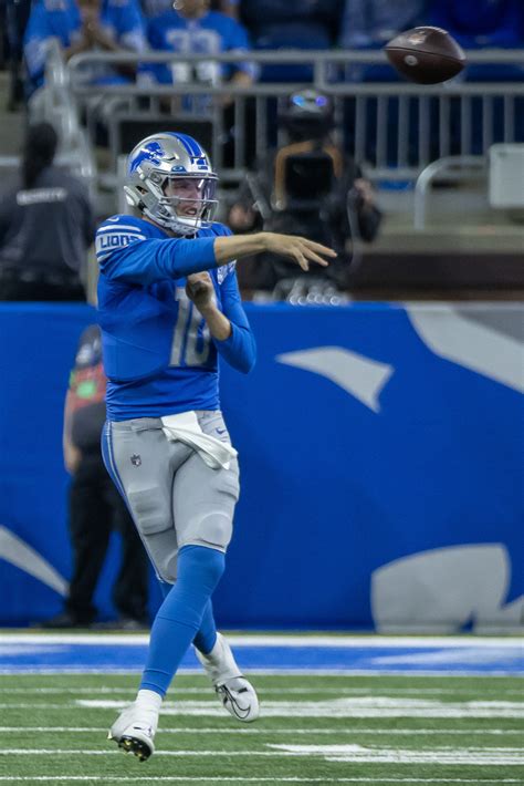 Lions Re Sign QB Nate Sudfeld