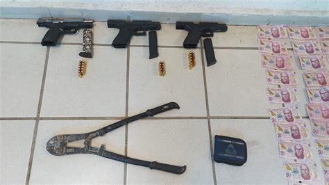 Detienen En León A Cuatro Con Armas Y Más De 30 Mil Pesos Grupo Milenio