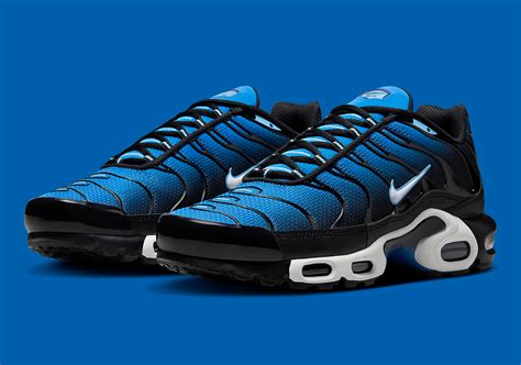 Nike Air Max Plus "Black/Photo Blue" DM0032-402 | SneakerNews.com