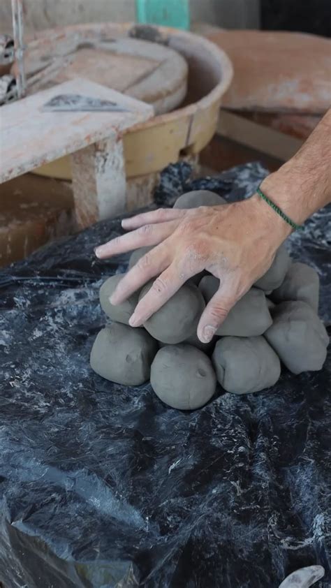 Throwing and trimming a small bowl : r/Pottery