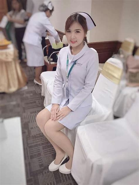 ปักพินในบอร์ด Nurses ชุด นางแบบ เพศหญิง