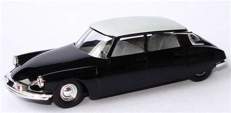 Citroen Ds Schwarz Dach Wei Busch In Der Zu