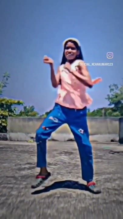 Kiu Aage Piche Dolte Ho Bhawro Ki Tarah Dance Cover By Official Neha