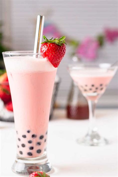 Strawberry Milk Tea Boba Tea With Fresh Strawberries The Flavor Bells