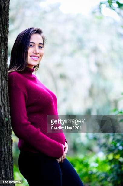 31 1 Month Pregnant Belly Stock Photos, High-Res Pictures, and Images - Getty Images