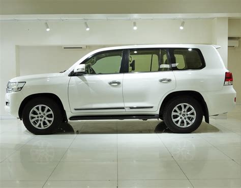 Toyota Land Cruiser 200 VX