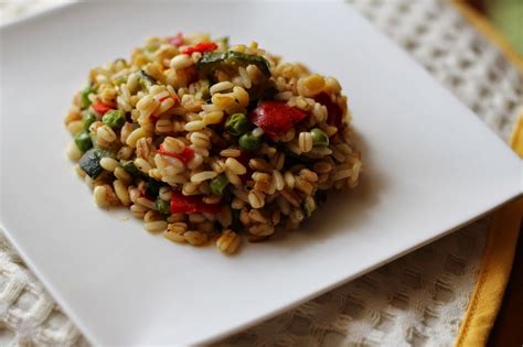 Riso Farro E Orzo Con Peperoni Piselli E Zucchine