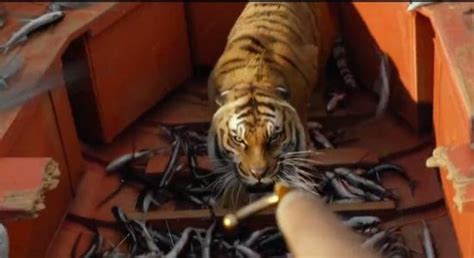 The juxtaposition between Pi and Richard Parker (Life of Pi, 01:15:46 ...