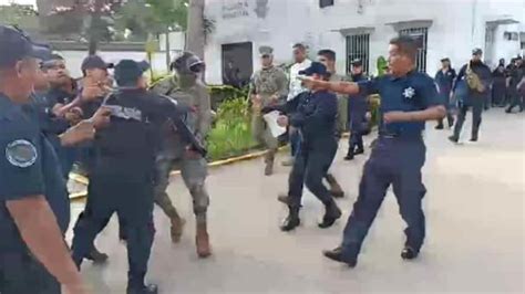 Polic As En Tuxpan Se Rebelan Y Van A Paro Protagonizan Trifulca Con