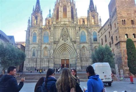 Barcelona: Gothic Quarter Walking Tour | GetYourGuide