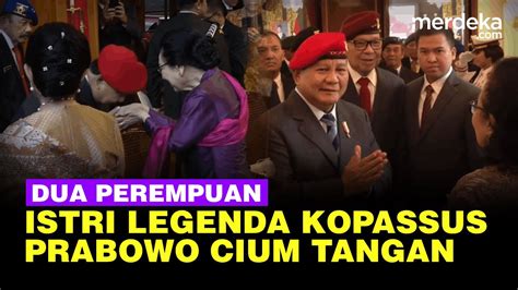 Menhan Prabowo Cium Tangan Dua Perempuan Istri Jenderal TNI Legenda