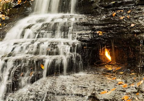 La cascade de la flamme éternelle Eternal Flame Falls où est elle