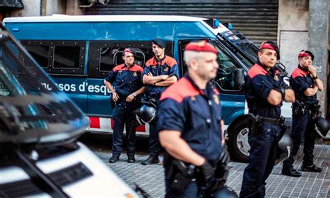 Los Mossos D Esquadra Act An En Castell N Sin Permiso De La Polic A