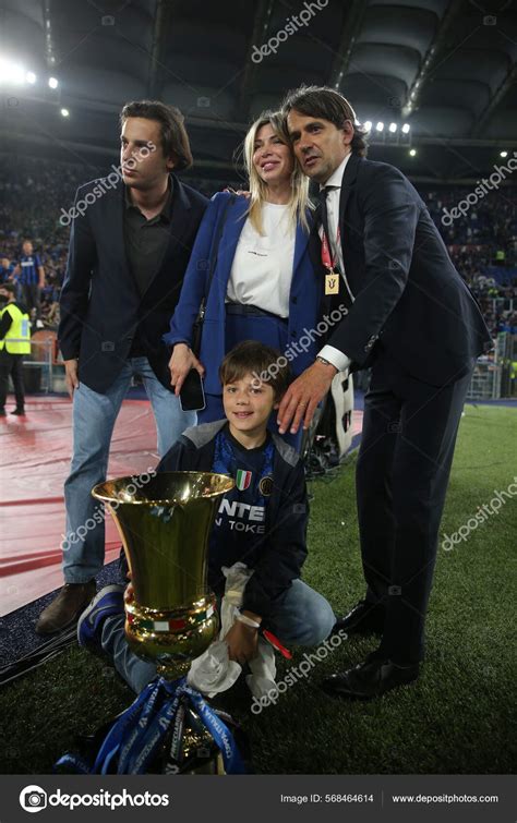 Rome Italy 2022 Simone Inzaghi Celebrates Victory His Family Football – Stock Editorial Photo ...