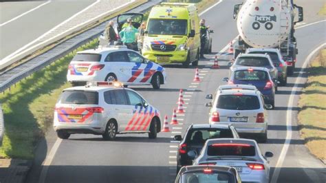 Autos Botsen Op N35 Bij Enschede één Persoon Naar Ziekenhuis