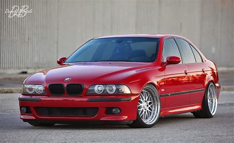 BMW M3 Pictures: BMW M5 E39