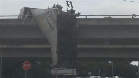 Melbourne Traffic Truck Rolls Over On Calder Freeway Herald Sun