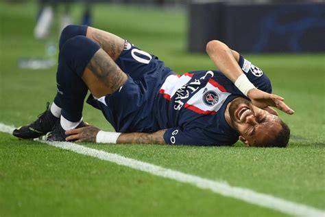 Neymar Jr S Ankle Surgery In Qatar Went Very Well After Psg Star S