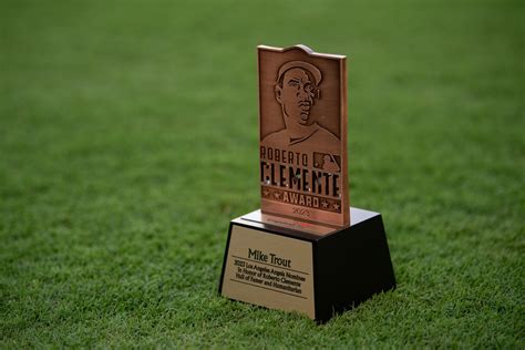 50 Facts about Roberto Clemente - Facts.net