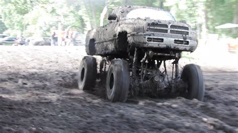 Yahtzee Dodge Mega Truck Goes Deep At Walts Mud Bog Youtube