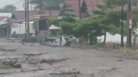 Banjir Bandang Terjang Desa Tangkil Kerinci Sejumlah Rumah Terendam