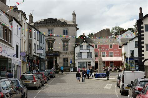 Market Street Ulverston © Peter Trimming Cc By Sa20 Geograph