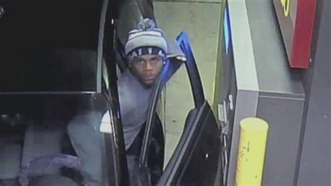 Man Mugs For Camera While Carjacking Woman At Atm In Texas Abc7 Chicago