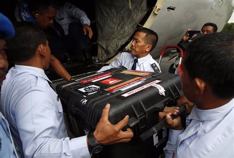 Recuperada La Segunda De Las Cajas Negras Del Avión De Airasia