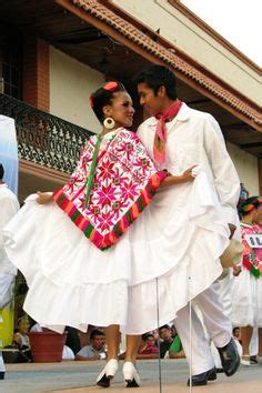 TRAJES TÍPICOS MÁS REPRESENTATIVOS DE MÉXICO San Luis Potosí