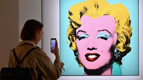 Lukisan Milik Seniman Andy Warhol Menjadi Karya Termahal Trenasia