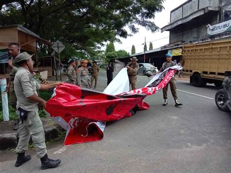 Ratusan Alat Peraga Kampanye Di Aceh Jaya Ditertibkan Situasi Co Id