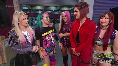 Bayley Dakota Kai And Iyo Sky Interumpen A Alexa Bliss And Asuka En