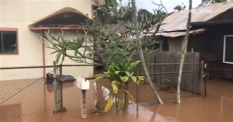 Hawaii declares emergency as flooding forces evacuations