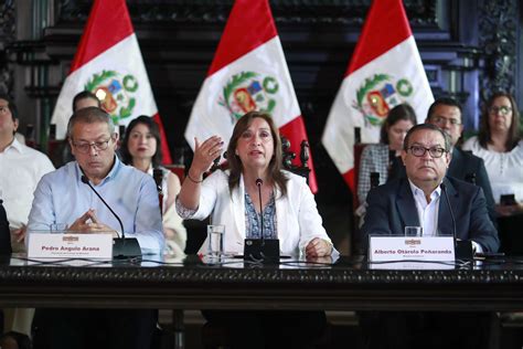 Presidenta Dina Boluarte pide al Congreso reflexión y aprobar adelanto